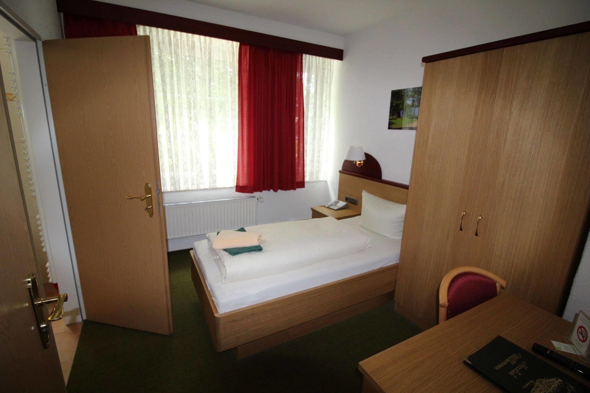 Hotel Carstens Bordesholm Esterno foto